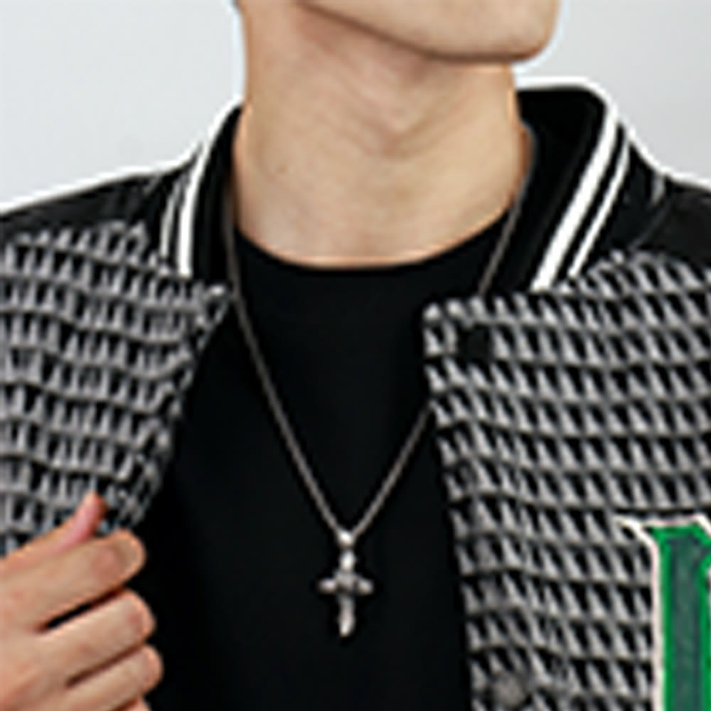 925 Sterling Silver Vintage & Minimalist Cross Necklace: A Timeless Symbol of Spiritual Devotion
