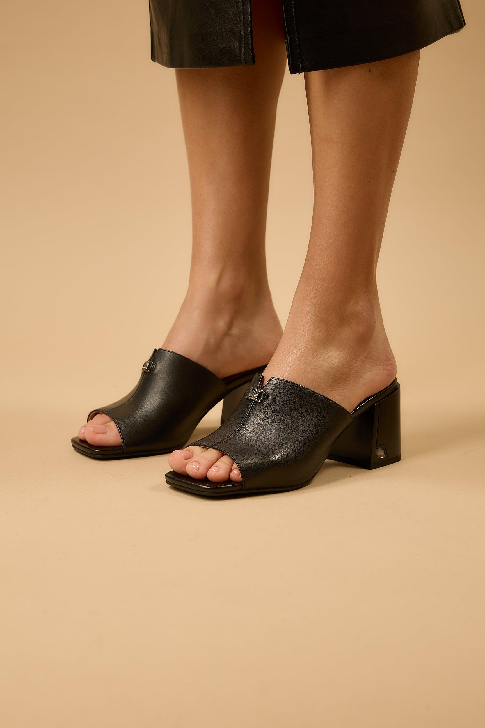 Evita Black