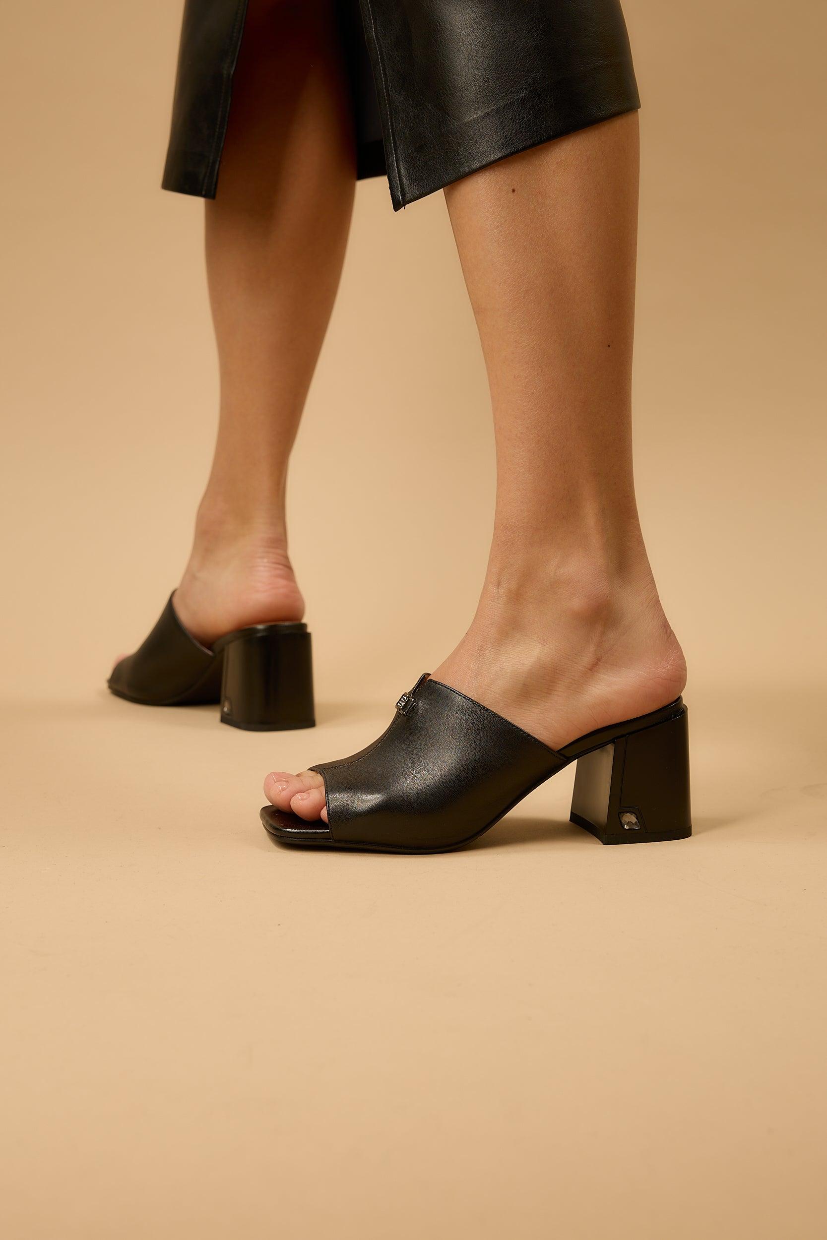 Evita Black