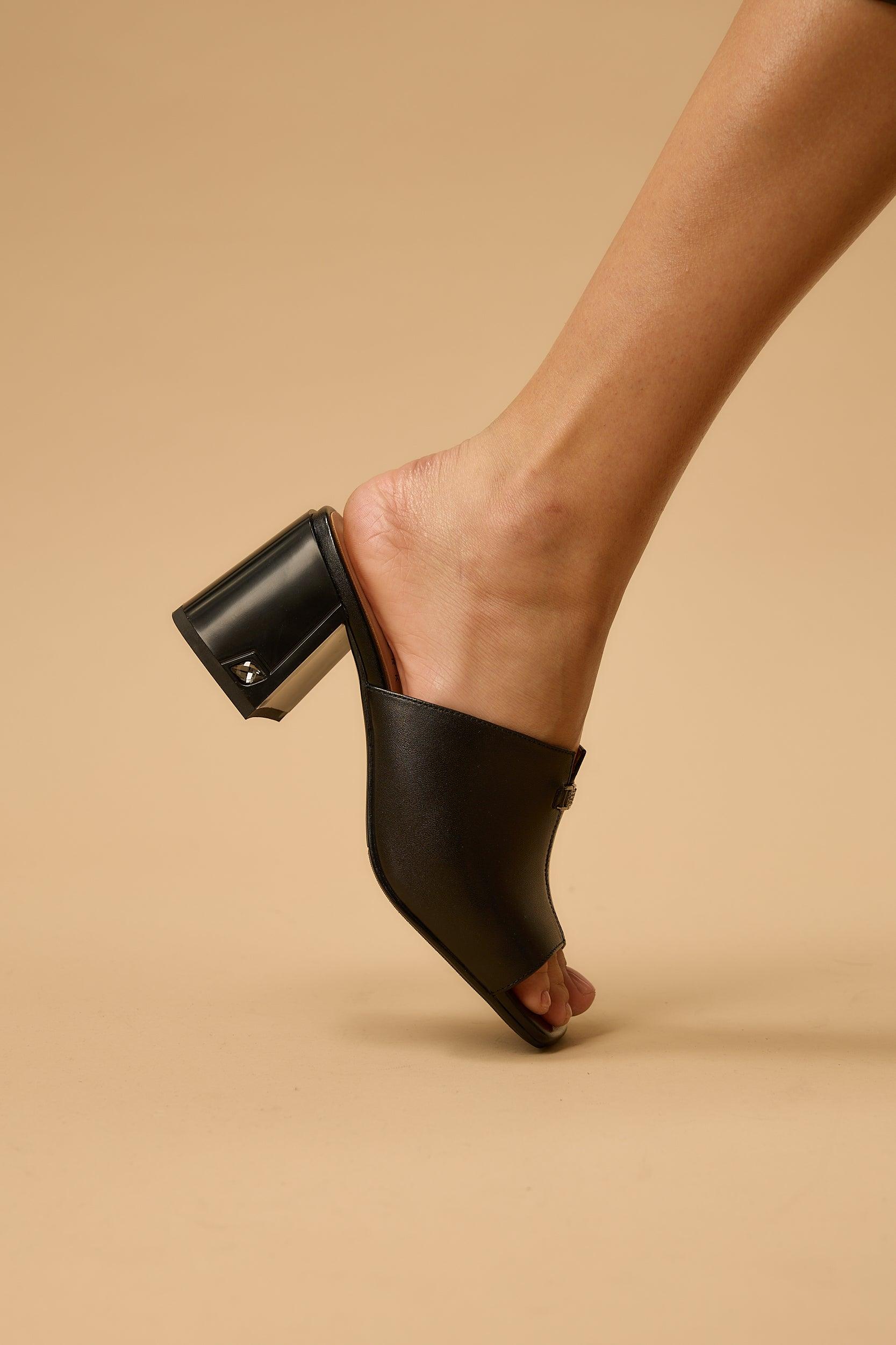 Evita Black