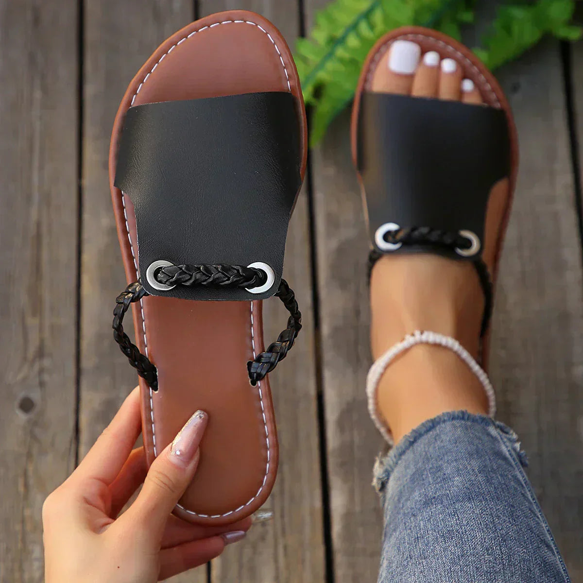 Nova - Loop Sandals